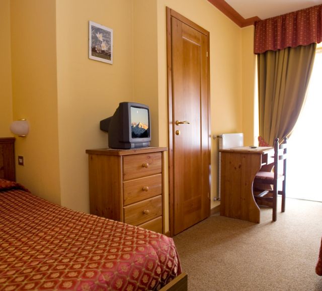 Rooms Restaurant Hotel i Rododendri